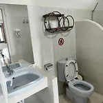 John's 3* Ksamil