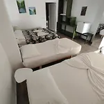 John's 3*