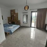 John's 3* Ksamil